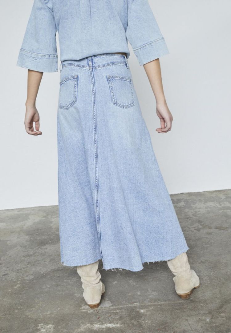  DENIM