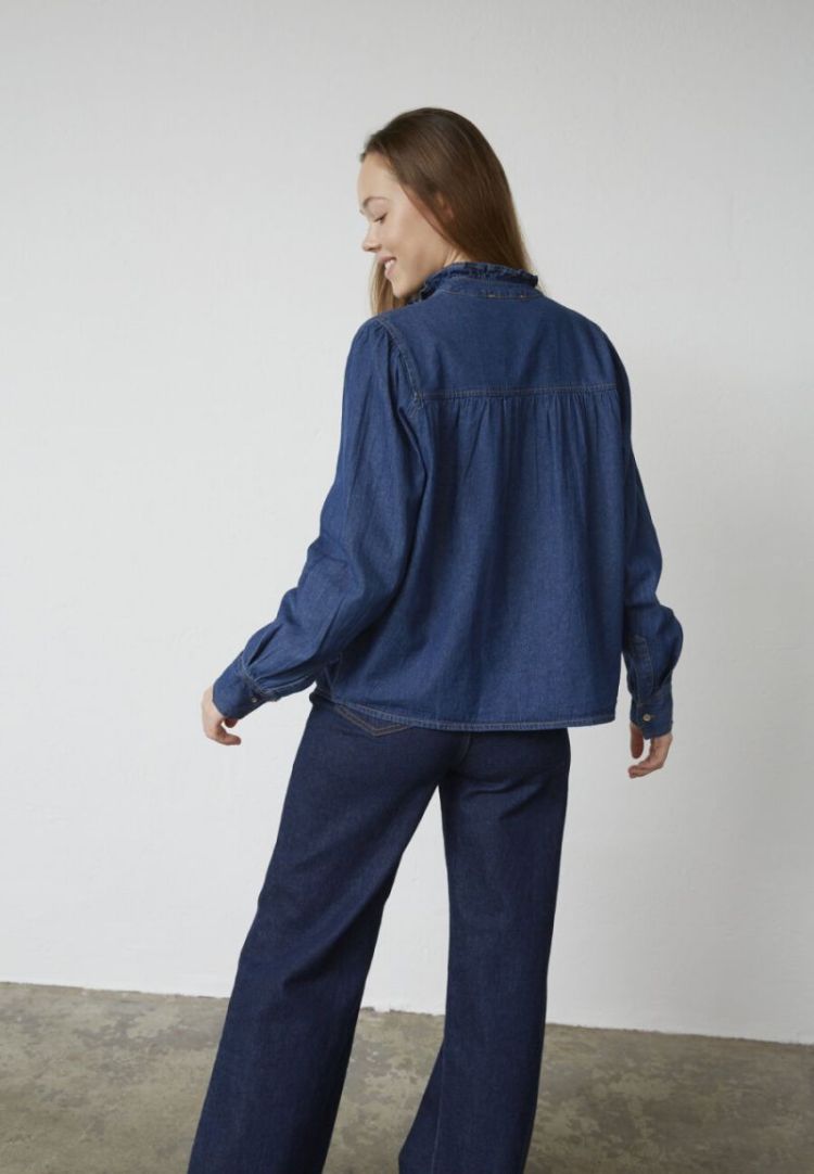  DENIM
