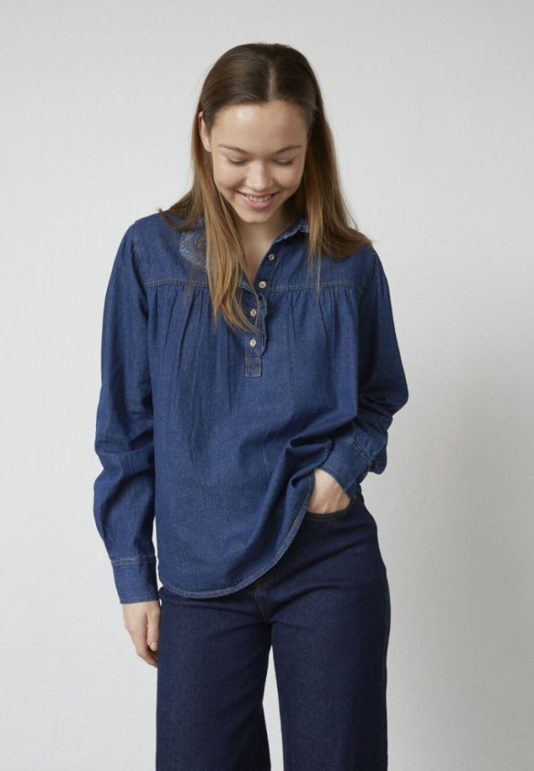  DENIM