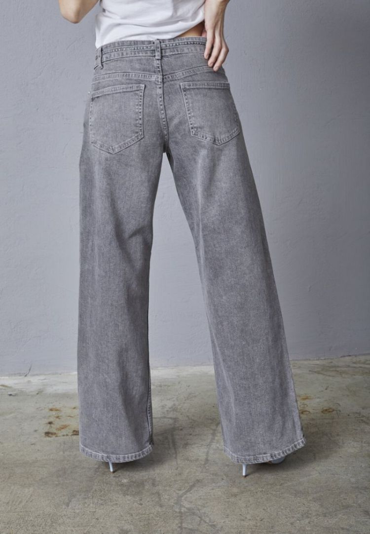  GREY WASH