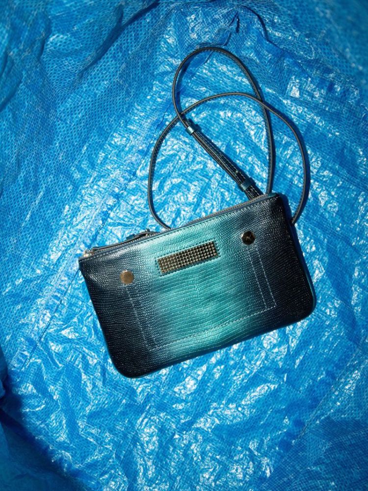  OMBRE BLUE
