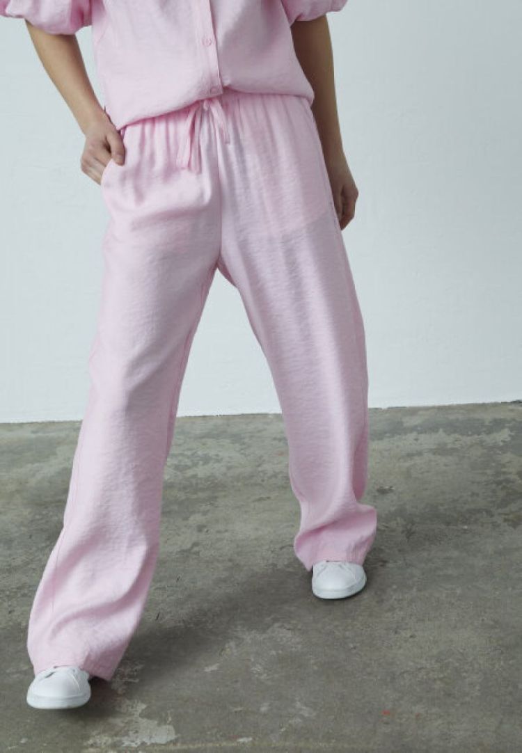  BABY PINK