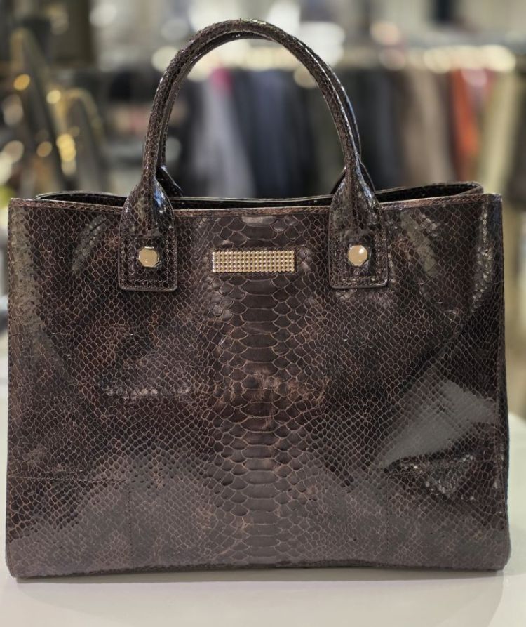  CHOCOLATE BROWN