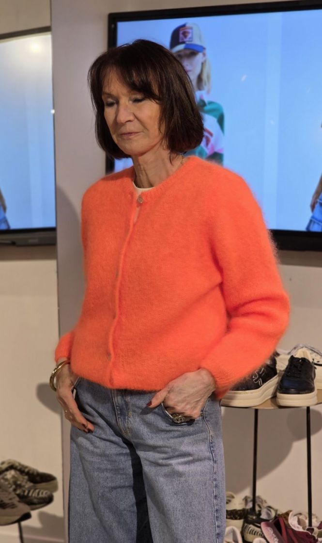  ORANGE