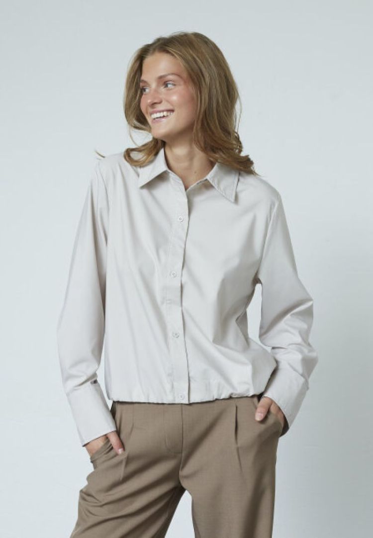  L.BEIGE