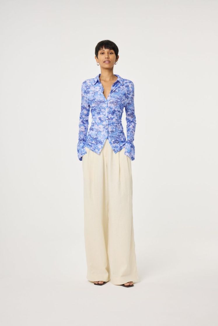 BLUE COSY WHITE