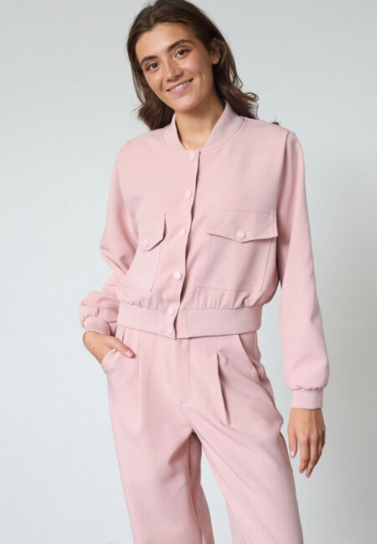  MAUVE  