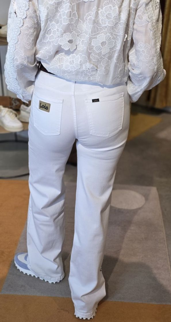  01 WHITE