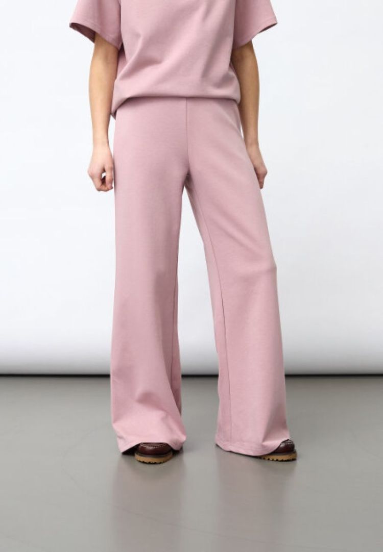  MAUVE