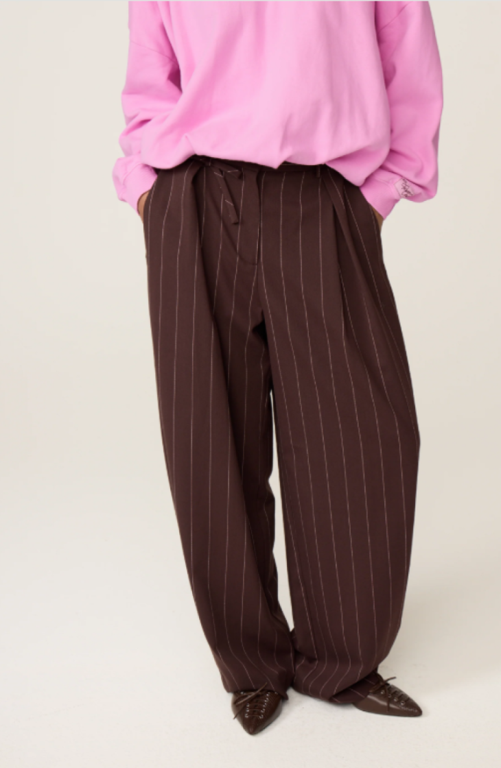  BROWN PINK