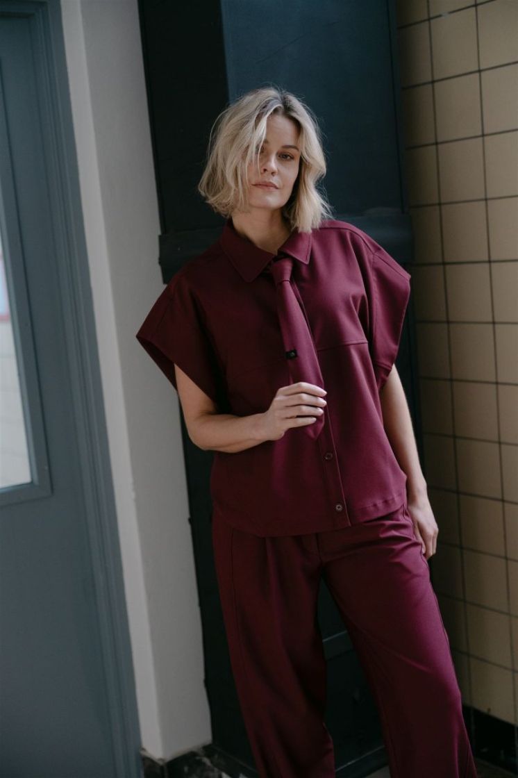 BURGUNDY