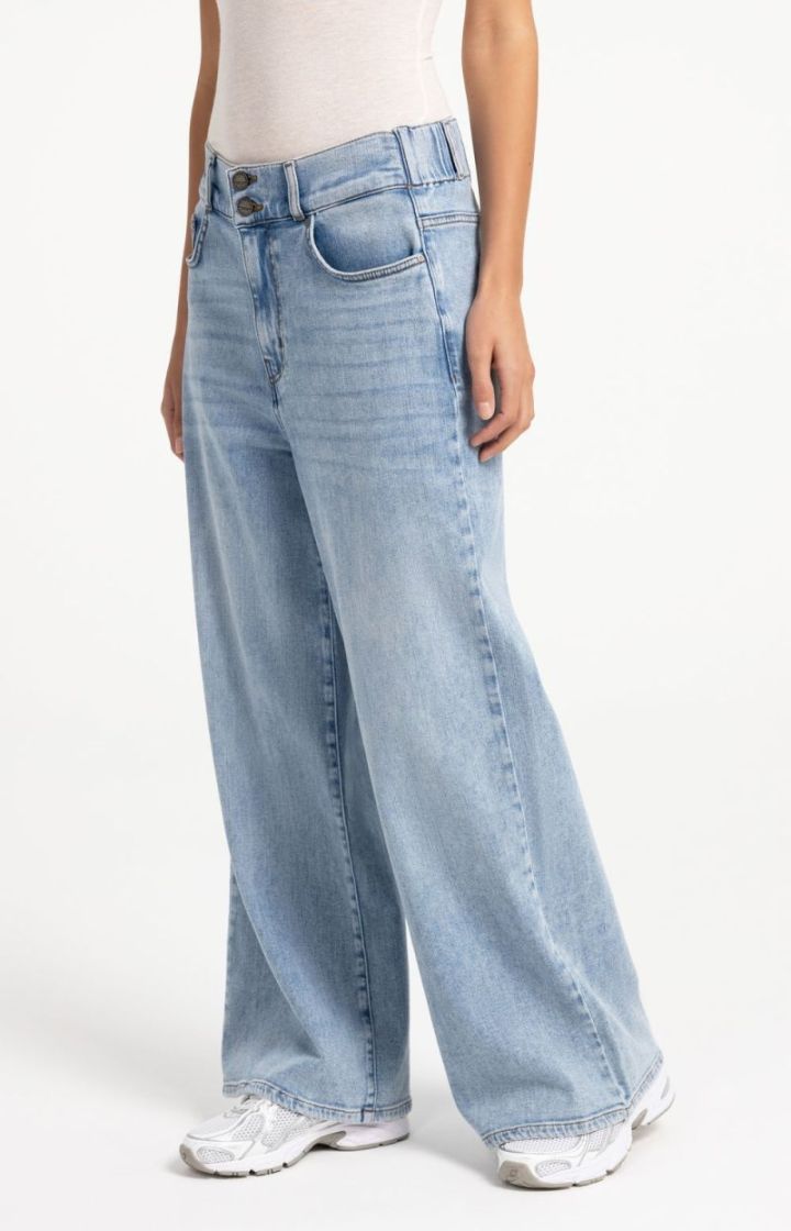 LIGHT BLUE DENI