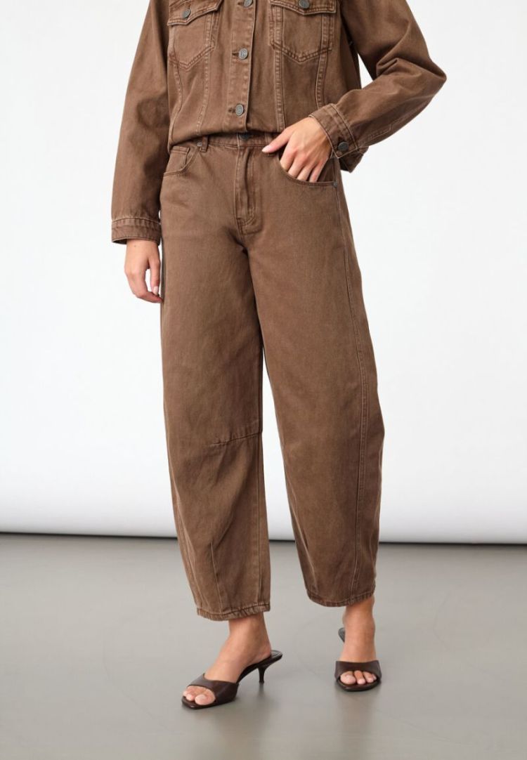 BROWN WASH