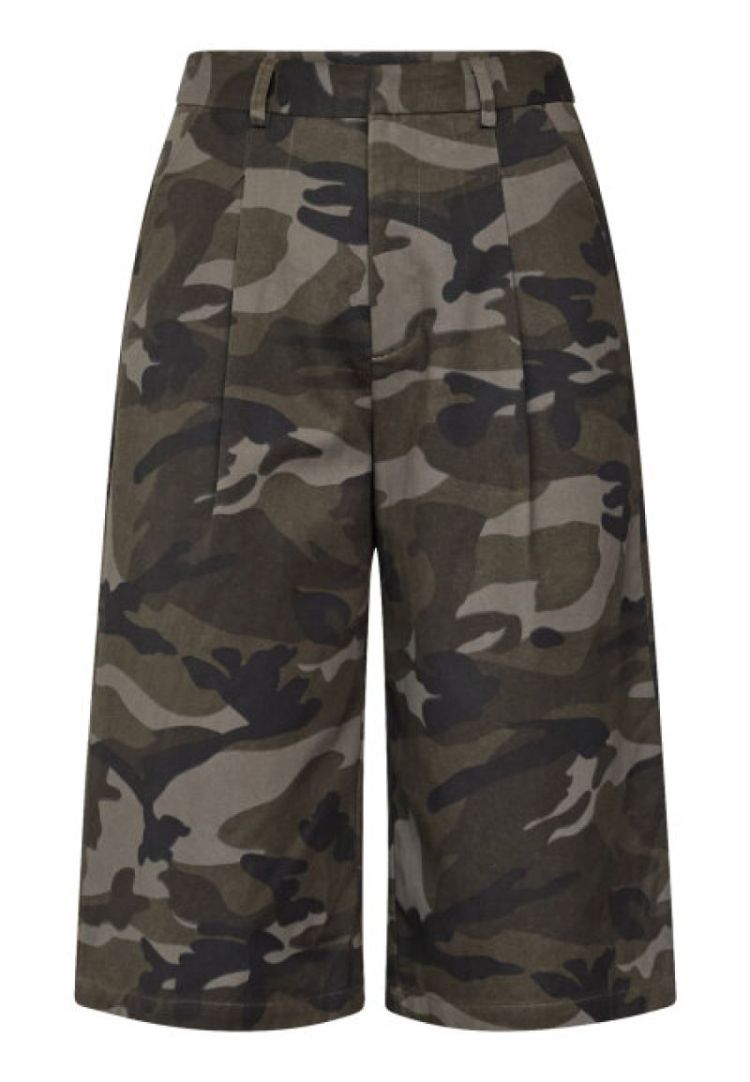 CAMOUFLAGE
