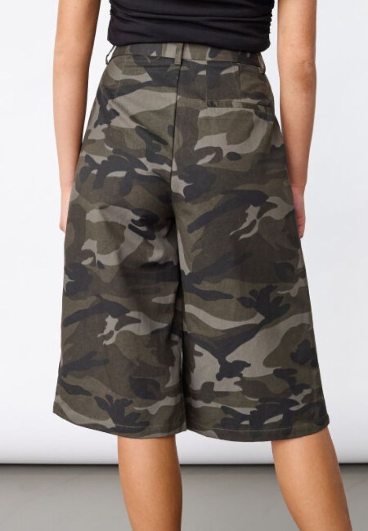  CAMOUFLAGE