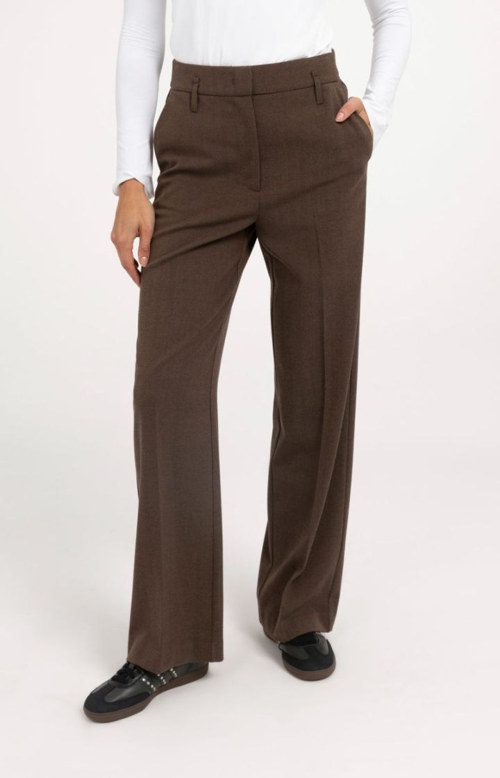 COCOA BROWN